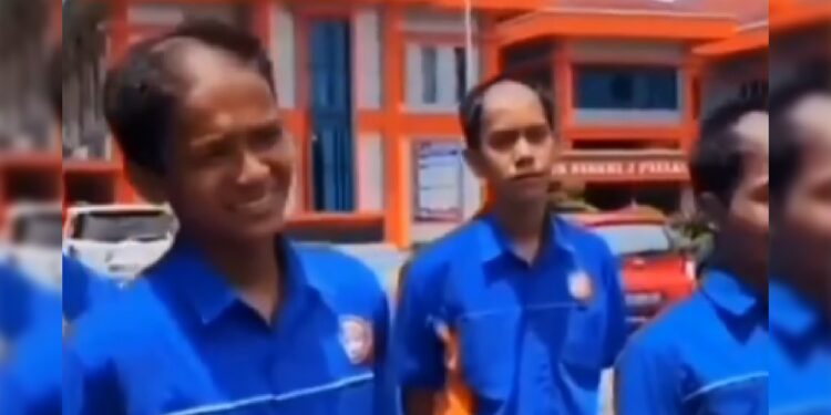 Tangkapan layar video rambut pelajar dicukur guru diduga gegara melanggar aturan. Ist