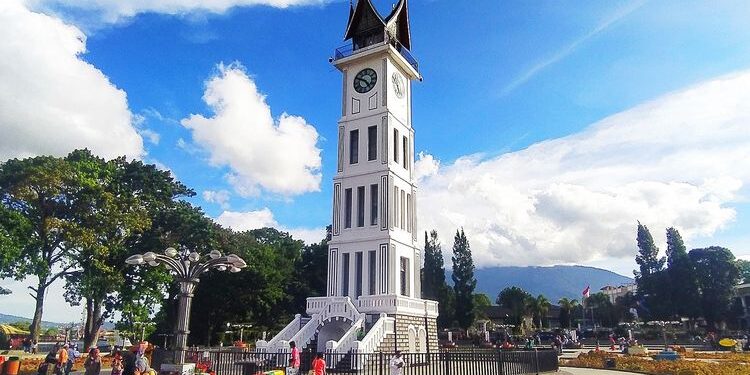 Jam Gadang di Bukittinggi, Sumatera Barat.(PIXABAY/ARJEEPERS)