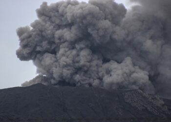 Erupsi Gunung Marapi Sumbar (foto: ANTARA)