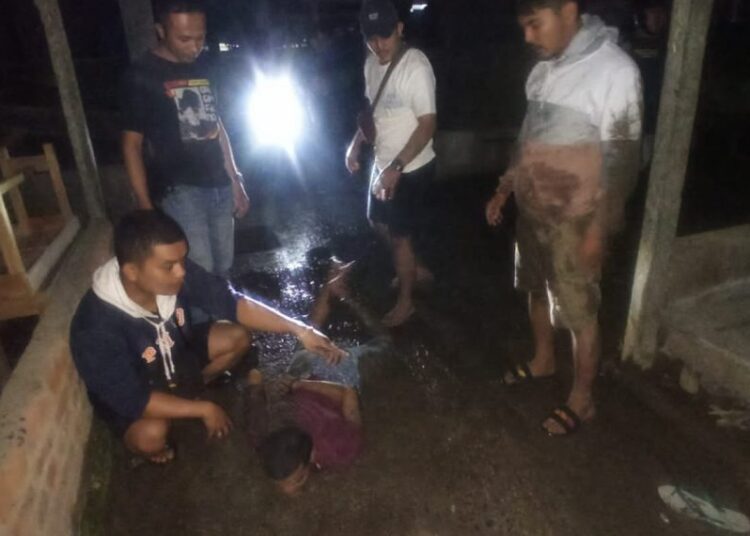 Tim Phantom Satres Narkoba Polres Payakumbuh menangkap pria berinisial ZS (34) atas dugaan peredaran narkoba jenis sabu, Kamis (4/1) sekira pukul 23.30 WIB.