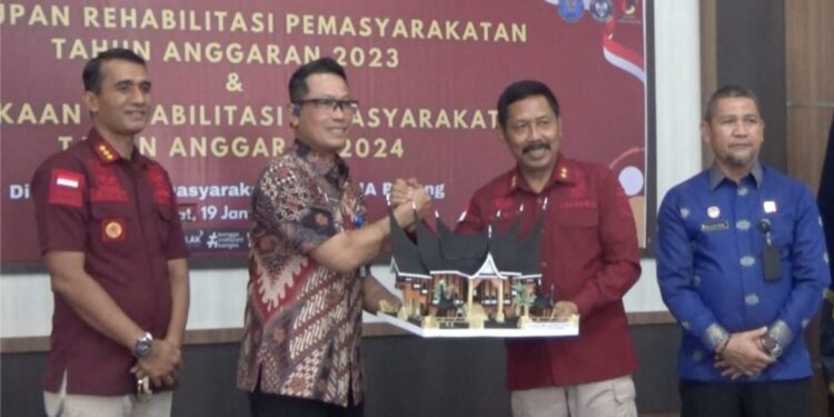 Lembaga Pemasyarakatan Kelas II A Muaro Kota Padang, Sumatera Barat mengadakan program rehabilitasi narkoba untuk narapidana. Ist