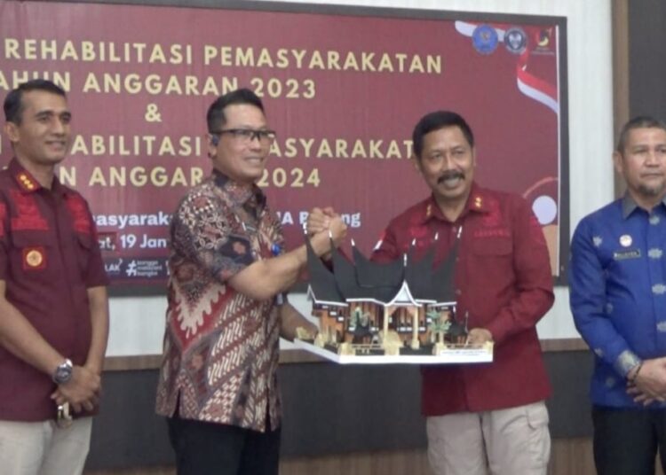 Lembaga Pemasyarakatan Kelas II A Muaro Kota Padang, Sumatera Barat mengadakan program rehabilitasi narkoba untuk narapidana. Ist