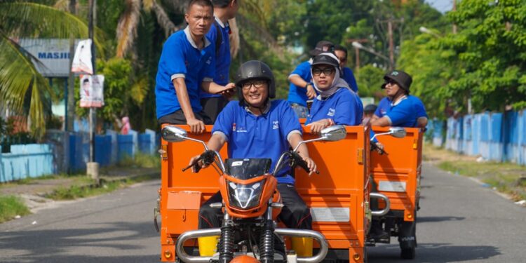 Wali Kota Padang Hendri Septa mengunjungi sejumlah lokasi di Kegiatan Padang Bagoro, Minggu (28/1).