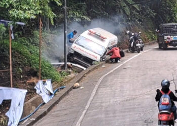 Mobil Ambulance RSUD Sungai Dareh Dharmasraya mengalami kecelakaan di Sitinjau Laut pada Selasa, 9 Januari 2024.