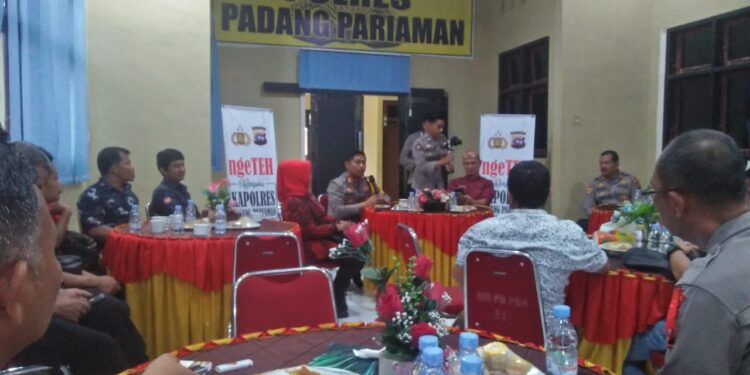 Polres Padang Pariaman meluncurkan program Ngobrol Tentang Harkamtibmas atau NgeTeh Sore pada Jumat, 19 Januari 2024.