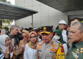 Kapolda Sumbar Irjen Pol Suharyono menjelaskan penyebab ledakan di Semen Padang Hospital pada Selasa, 30 Januari 2024 (foto: Sumbarkita)