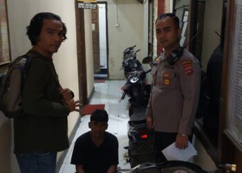 Pelaku dan barang bukti diamankan di Mapolsek Lubuk Kilangan Padang.