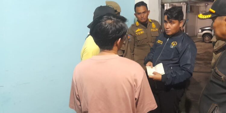 pemilik pos dipanggil Satpol PP Padang