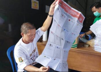 Ilustrasi penghitungan suara caleg. Foto: Kompas