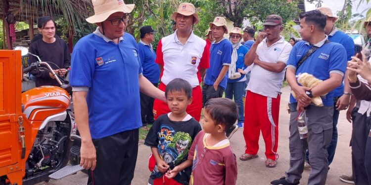 Wali Kota Padang meninjau sekaligus mengikuti kegiatan Padang Bagoro, Minggu (25/2)