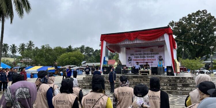 Apel Patroli Pengawasan Masa Tenang Pemilu tahun 2024 di Ruang Terbuka Hijau (RTH) Muaro, Minggu (11/2/24).