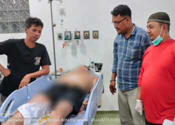 Seorang Tenaga Kontrak DLH Kota Pariaman jadi korban aksi penusukan pada Minggu, 11 Februari 2024.