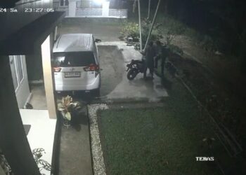 Aksi pencurian motor di Padang terekam CCTV.