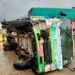 Truk sampah Bukittinggi terguling di depan Tol Padang-Pekanbaru.