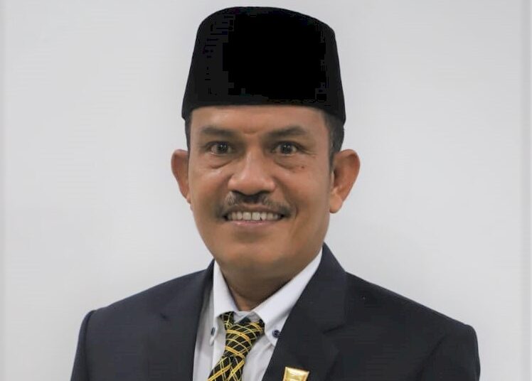 Pindah dari Partai Berkarya ke Partai Golkar, Helmi Moesim diprediksi raih kursi DPRD Kota Padang Dapil 5. Foto: Ist