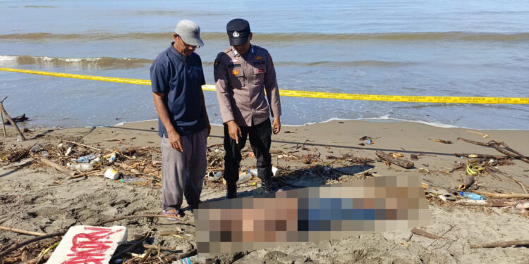 penemuan mayat pria di kawasan Pantai Gosong di Padang Pariaman