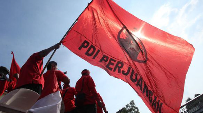 Ilustrasi bendera PDIP (Int)