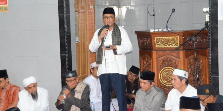 Wali Kota Padang saat Safari Ramadan di Masjid Iqra' Kelurahan Alai Parak Kopi, Kecamatan Padang Utara, Jumat (15/3/2024).