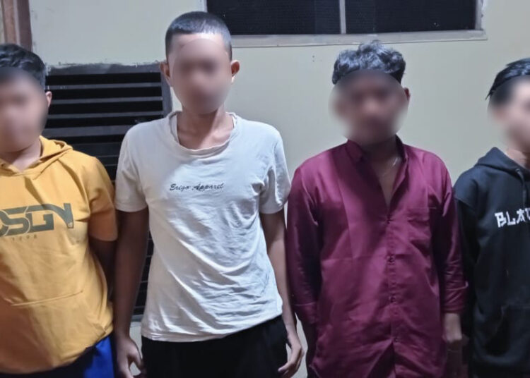 Empat remaja di Padang Pariaman ditangkap karena hendak melakukan tawuran.