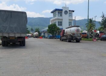 Terminal Truk Koto Lalang, Kecamatan Lubuk Kilangan, Kota Padang.