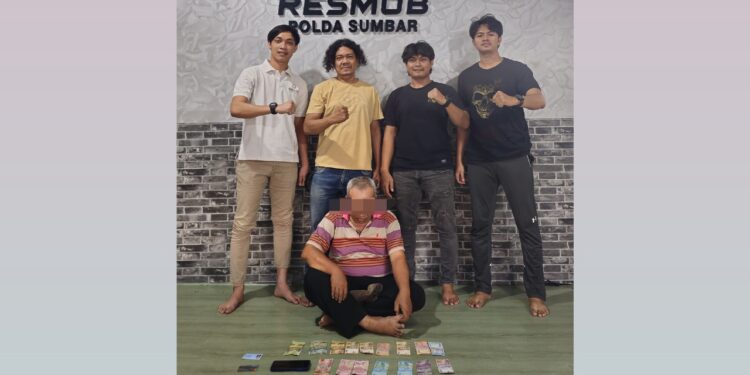 Pelaku dan barang bukti diamankan oleh Tim Resmob Polda Sumbar.