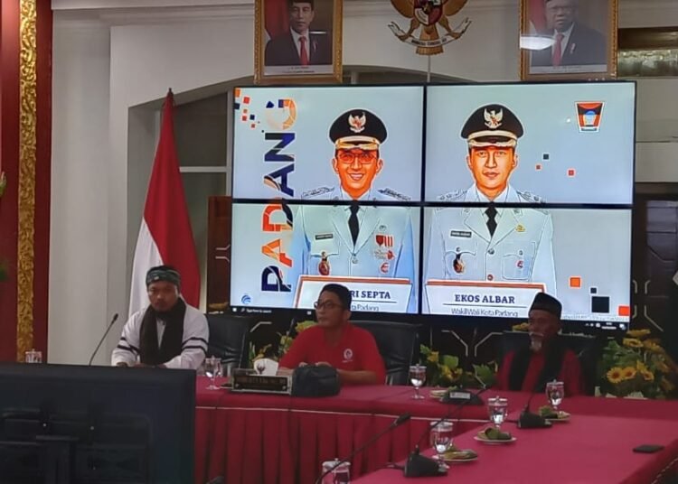 Pemko Padang silahturahmi dengan pengurus pencak silat Talago Biru Sumbar.