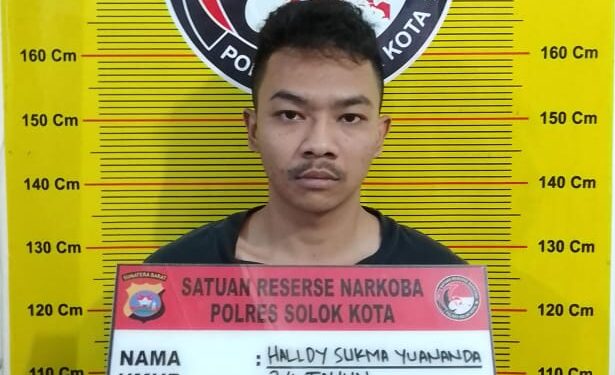 Pelaku diamankan di Mapolres Solok.