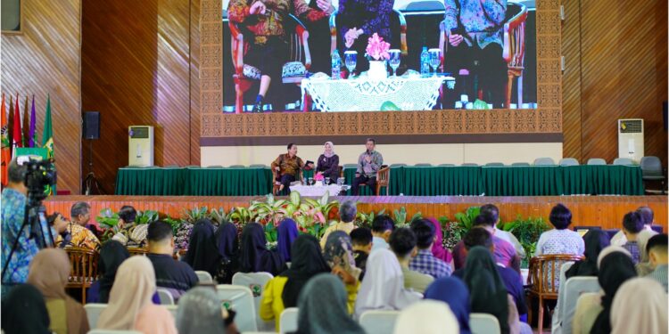 Universitas Andalas hadirkan Ketua Mahkamah Konstitusi (MK) Anwar Usman dan Ketua Badan Pemeriksa Keuangan (BPK) RI Isma Yatun.