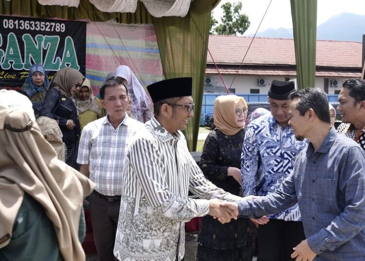 Wali Kota Padang Hendri Septa saat Halalbihalal di RSUD dr Rasidin (foto: Diskominfo Kota Padang)