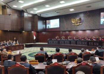 Mahkamah Konstitusi memutus sengketa Pilpres 2024 dalam sidang yang digelar di Gedung MK, Senin (22/4/2024). Foto: Kompas