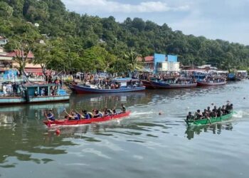 Foto: Lomba selaju sampan di Festival Muaro 2023. Ist