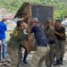 Satpol PP melakukan pembersihan di Batang Arau untuk persiapan Festival Muaro.