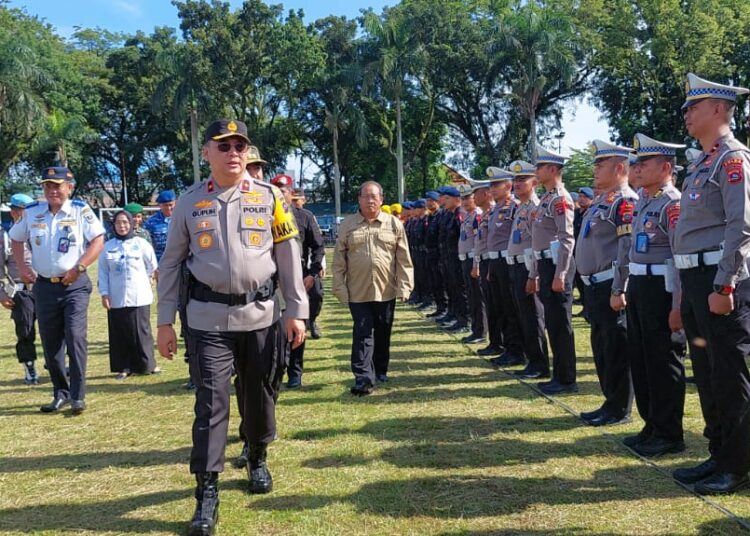 Polda Sumbar menggelar apel pasukan Operasi Kepolisian terpusat Ketupat Singgalang 2024.