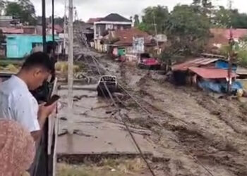 Banjir lahar dingin Gunung Marapi