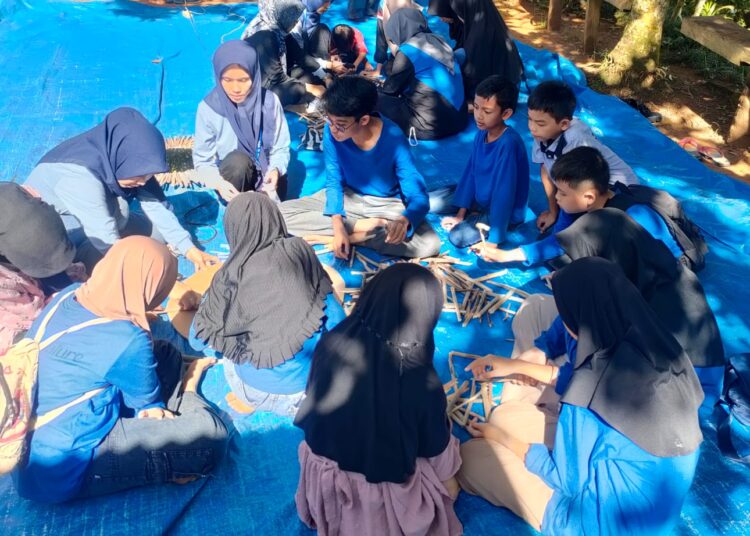 Komunitas Pusat Informasi dan Konseling Remaja Kampung KB Pesona I dan Bukit Gado-Gado Kota Padang