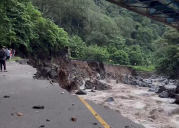 Kawasan lembah anai diterjang banjir