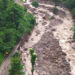 Jalan Padang-Bukittinggi via Lembah Anai lumpuh total usai diterjang banjir lahar dingin Marapi usai dipicu hujan pada Sabtu (11/5) malam