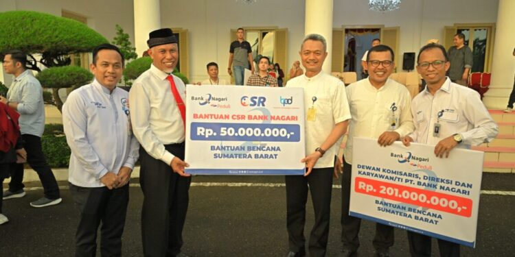 Bank Nagari Salurkan Bantuan Rp251 Juta untuk Korban Bencana Banjir Lahar Dingin di Sumbar, Jumat (17/5/2024).