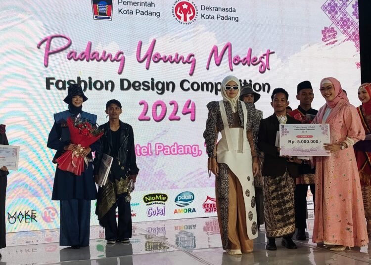 Desainer Muhammad Rido keluar sebagai pemenang Padang Young Modest Design Competition 2024.