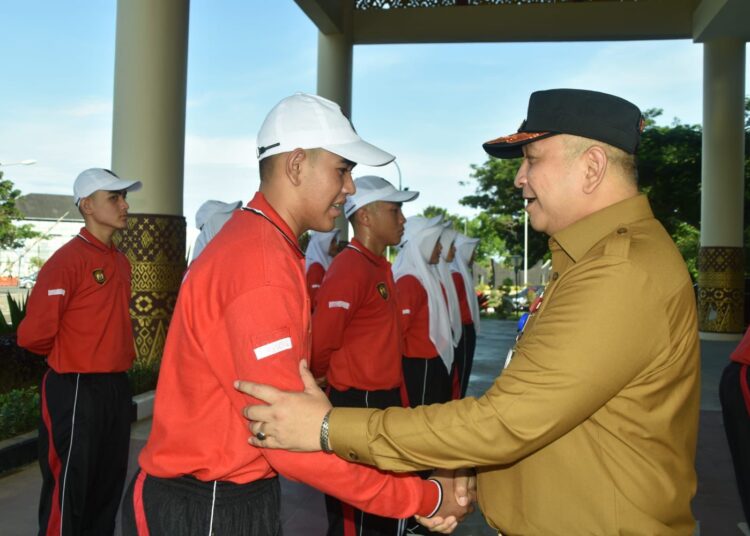 Plh Wali Kota Padang lepas Paskibraka ikuti seleksi provinsi