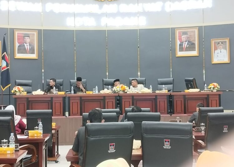Rancangan Peraturan Daerah (Ranperda) Pengantar Pertanggungjawaban Pelaksanaan Anggaran Pendapatan dan Belanja Daerah (APBD) Kota Padang Tahun Anggaran (TA) 2023 kepada DPRD Kota Padang.