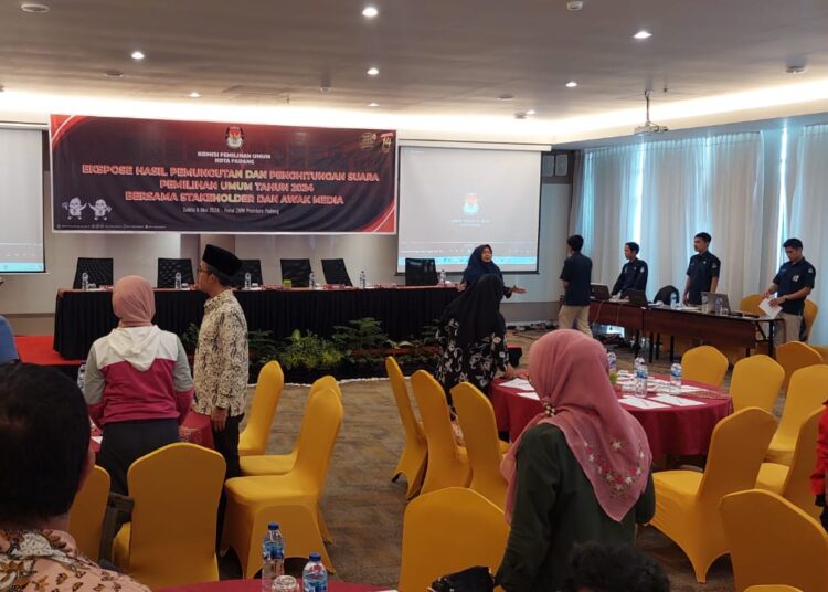KPU Kota Padang gelar ekspos hasil pemungutan dan penghitungan suara Pemilu 2024 di Hotel ZHM Premier Padang, Sabtu (4/5/2024).