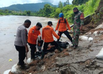 Evakuasi mayat korban, Minggu (12/5/2024).