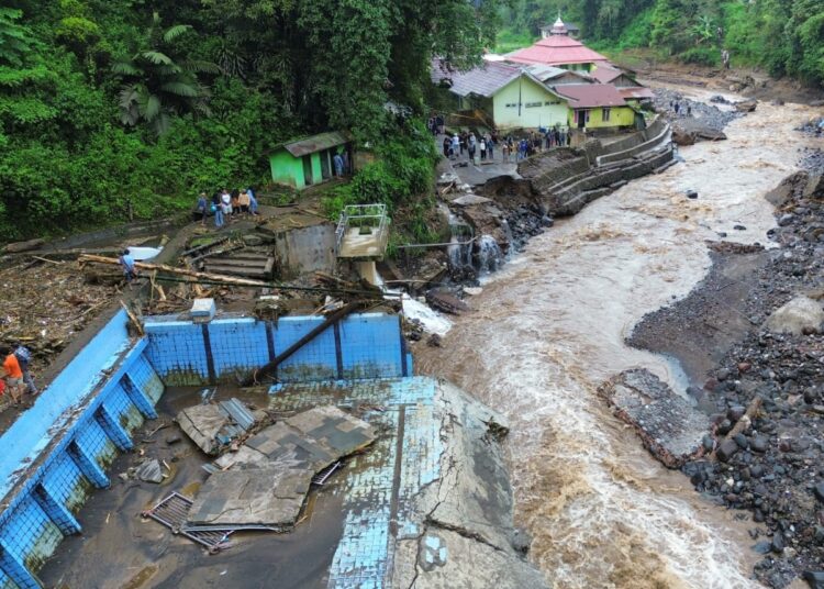 Banjir bandang di Padang Panjang (foto: Info Publik)