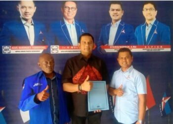 Wahyudi Thamrin mendaftara bacalon Bupati Limapuluh Kota ke tiga partai besar.