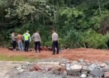 Para pelaku pungli di Jalan Sumbar-Riau dibekuk polisi.