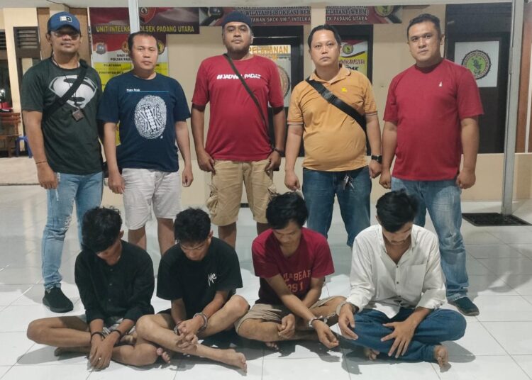 Polsek Padang Utara mengamankan 4 pria penyalahgunaan narkoba.