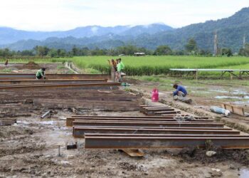 Pembangunan lapangan mini soccer di Padang Panjang