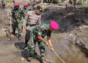 Pencarian korban hanyut banjir bandang lahar Gunung Marapi di Tanah Datar