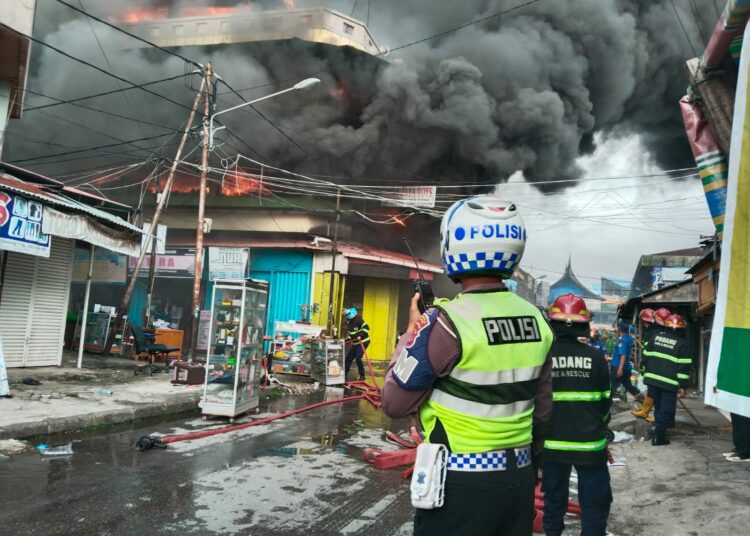 Kebakaran di Pasar Raya Padang